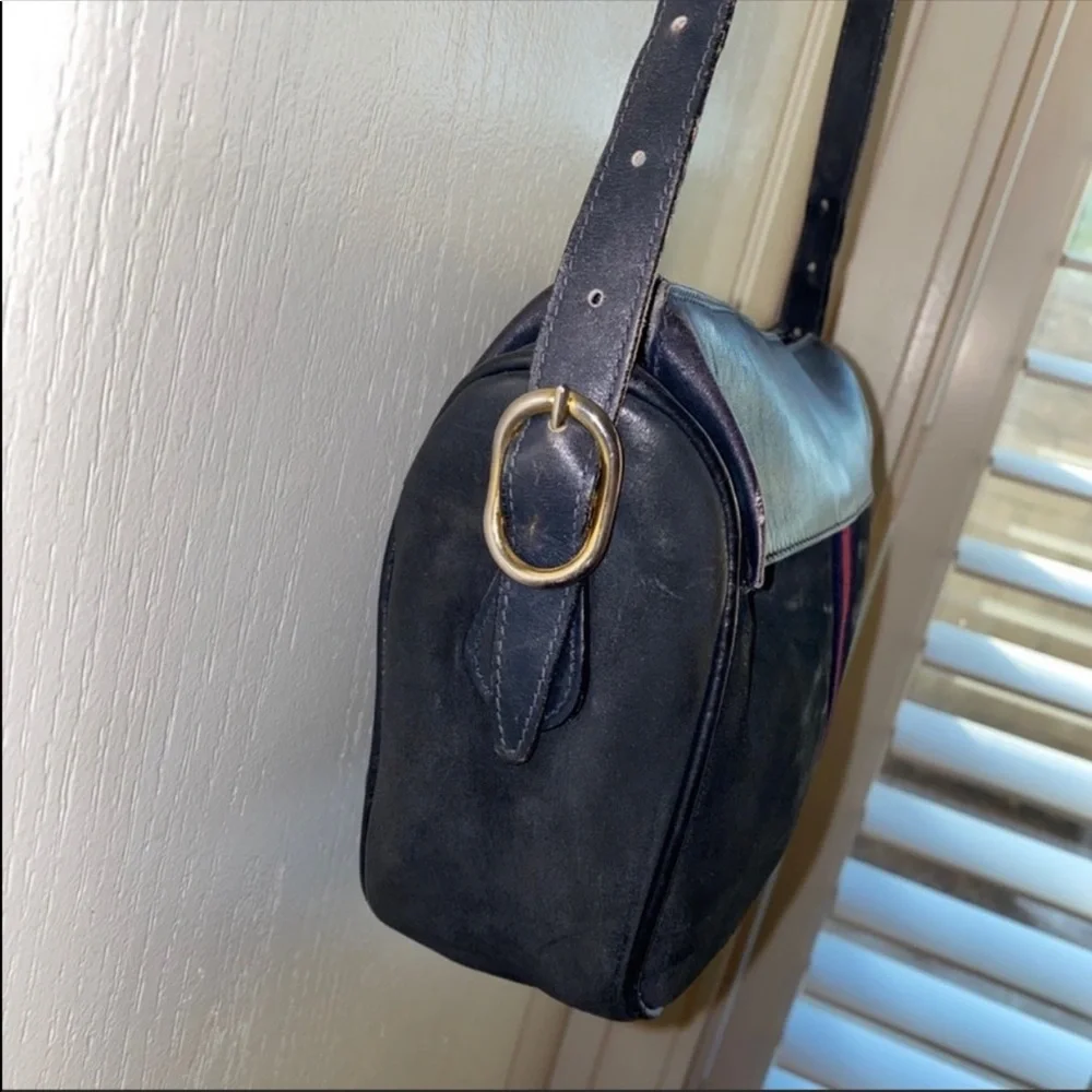 Gucci Black Leather Crossbody Bag with Red and Blue Stripe